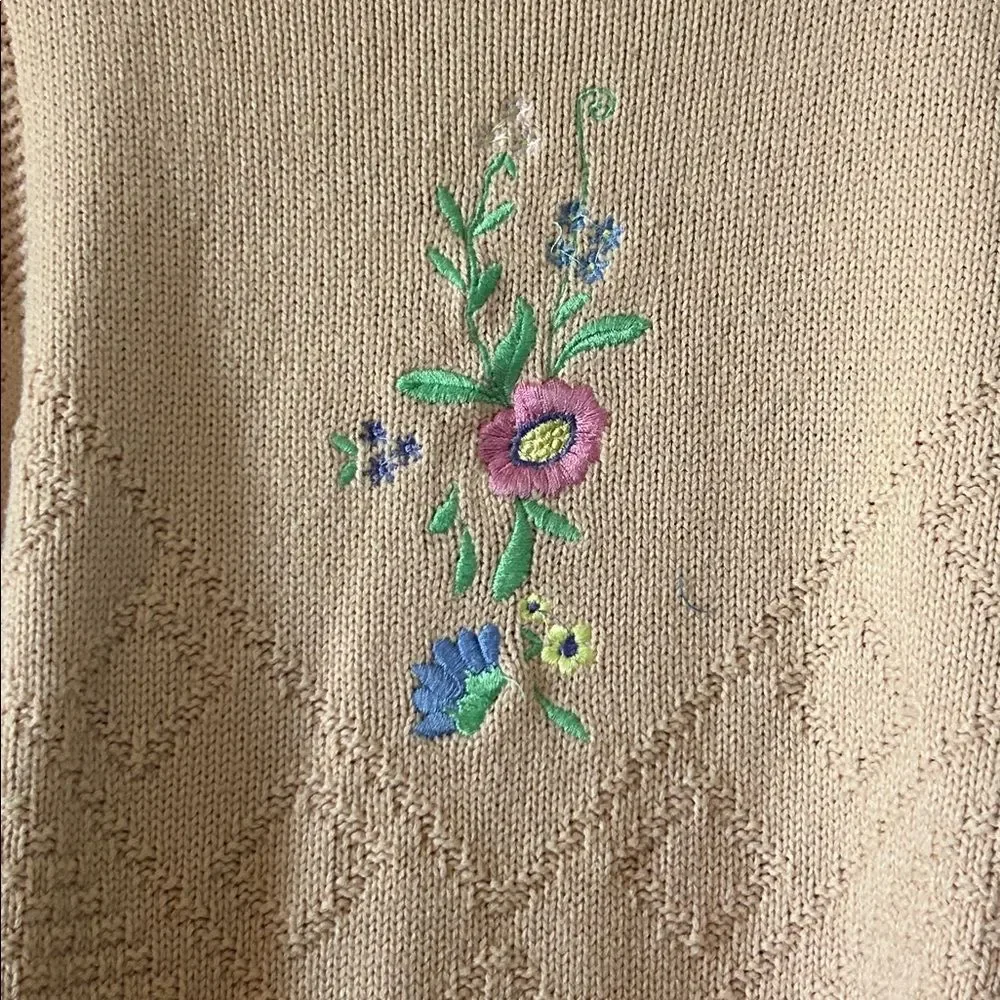 Vintage Mock-Nexk Embroidered Pink Sweater - Size L - Picture 3 of 8